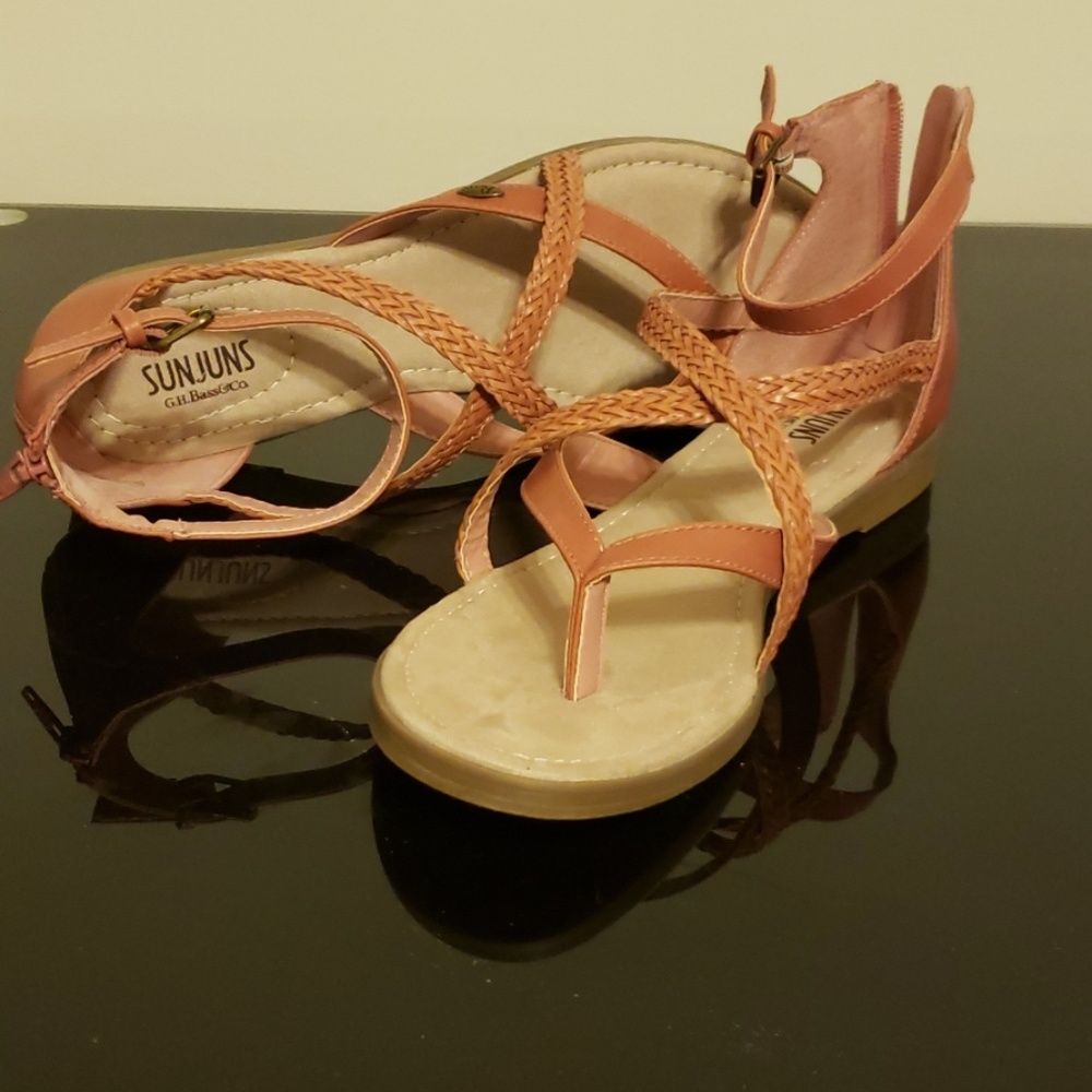 Bass sandals